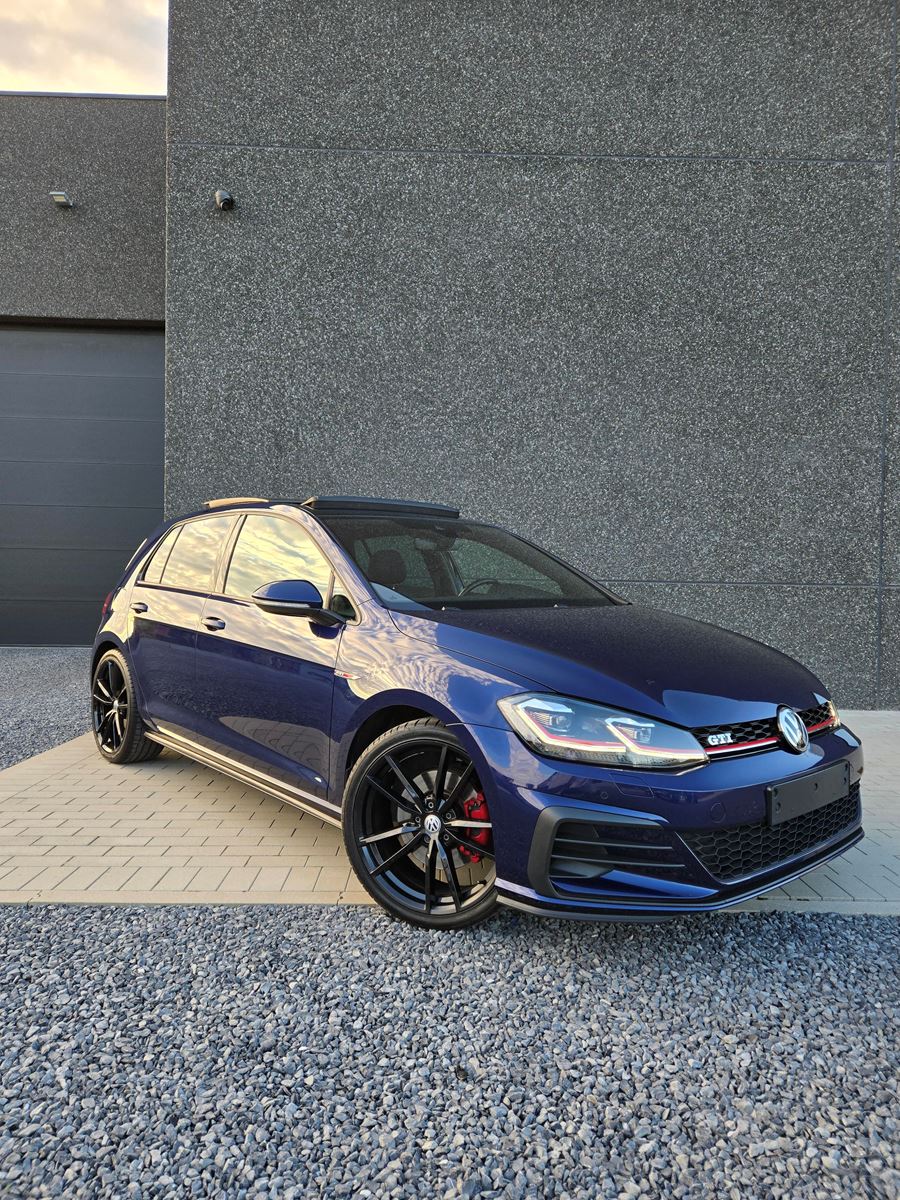 Volkswagen Golf GTI